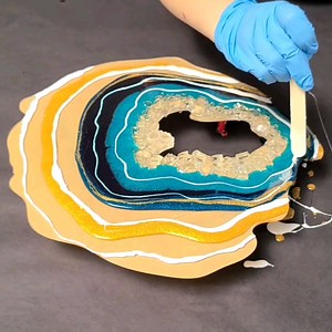 124K views · 1.7K reactions | Resin geodes are so fun! | Mixed Media Girl | Facebook