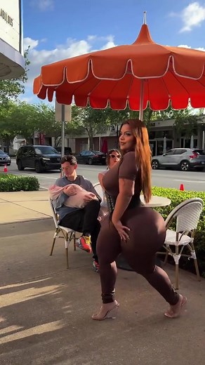 Gracie Bon: Capturado y Más