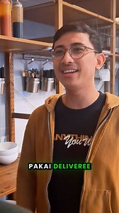 Kalau kirim barang besar masih bikin gak fokus jalan, mungkin kamu belum kenalan sama Deliveree. Deliveree bisa bantu kirim kulkas dan muatan besar lainnya dengan mudah & aman. Tinggal duduk, tunggu, beres! 🚚 Barang terbesar apa yang pernah kamu kirim? #logistics #supplychain #techdriven #deliveree #kirim #kulkas #besar #armada | Deliveree Indonesia