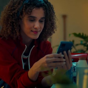 Um nova era chegou na Domino’s! Agora, você monta o sabor de pizza que quiser. Isso mesmo: monte a sua pizza média com dois ingredientes por apenas R$ 32,90. Não perca tempo e peça agora mesmo! O valor de R$32,90 é válido para qualquer pizza média, de massas fina ou tradicional, com 2 (dois) ingredientes distintos entre si. A base padrão das pizzas contemplará o molho de tomate e o queijo, participando da promoção ingredientes diferentes destes. Promoção válida apenas para compras nos canais pró