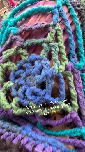 To the asshole that stole this spiderweb hood @hulaweenfl just know you have bad karma coming your way 💯 This isn’t the first time someone stole my crochet, but you know what? This design was literally born at Hulaween and there’s only 3 of these hoods in existence out in the wild atm so if anybody out there has spotted this blue spiderweb hood it’s my design that was stolen from our booth @hosteldelfunk late on Sunday night. honestly, the people who feel entitled to steal from hard-working art