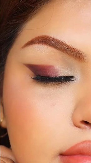 awesome eye makeup hacks for beginners 💯🔥✅#viralvideo #softglamlook #trendingshorts #youtubeshorts