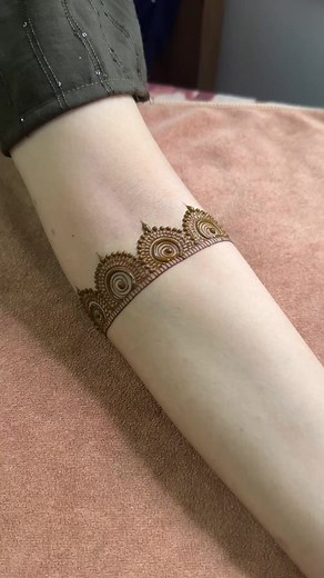 Tap the LINK to find best bridal mehndi artist in your budget - https://bit.ly/40IArHF | WeddingBazaar
