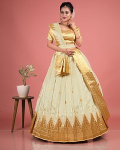 ✨ Where Banarasi Silk Meets South Indian Tradition Grace in every...