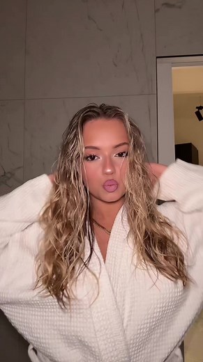 Řada Metal Detox od @L’Oréal Professionnel patří mezi moje favority už delší dobu! Vyzkoušíte také? 🤍 #MetalDetox #LorealPro #SOSmetaldetox #spoluprace