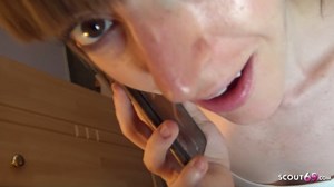 Fremder fickt sie und Freund ist am Telefon - Deutsche Nicky-Foxx beim Hotel Date