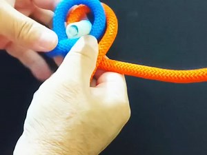 亨特接绳结：是连接两条滑溜的合成纤维绳使用。