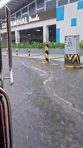 🇵🇭 TRIKE RIDE ON PATROL IN FLOODED MANILA PHILIPPINES RAINY DAYS 🌧 #SHORTS #MANILA #PHILIPPINES