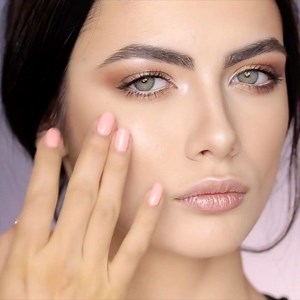 New video on my YouTube channel! Even though it’s been over three years since I’ve done this look I think tgis is the kind of makeup that will never get out of style. Model: @luisa__andreea I’ve used: @kevinaucoin Sensual Skin Enhancer in Sx02 @urbandecaycosmetics Stay Naked Correcting Concealer in 20WY I’ve mixed @makeupforeverofficial Ultra HD stick Foundation in 177 and @armanibeauty Luminius Silk Foundation in 5,25 to give some dimension @welovecoco Soleil Tan de Chanel Bronzing Base @lauram