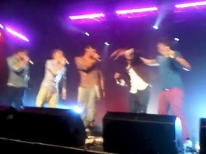One Direction Number 1 what makes you beautiful - harry falls over at 55 secs