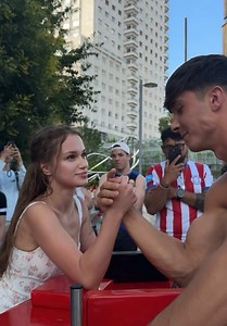 Su mirada 😳 #armwrestling #girl #strong #fyp #slavic | arm wrestling