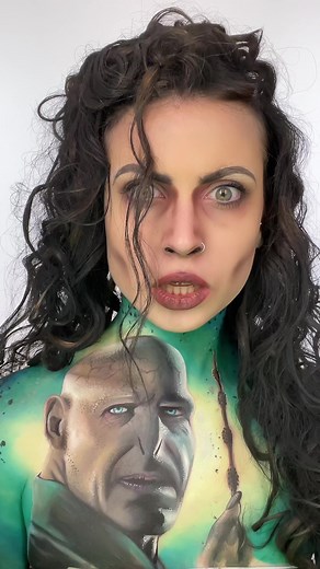 Bellatrix Lestrange 💚 mi maquillaje favorito! 💚 #bellatrixlestrange #bellatrix #harrypotter #makeup #tiktoktalent #nuriaadraos #nuriaadraosmakeup