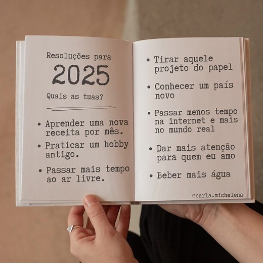 Defina pequenas metas para o ano novo e celebre cada conquista! Metas atingíveis mantêm a motivação em alta e transformam sonhos em realidade passo a passo. Carla Pelegrini Michelena . #Metas2025 #Objetivos #Conquista #AnoNovo #Motivação #Foco #Progresso #PequenasVitórias #DesenvolvimentoPessoal #Planejamento #Persistência #Realizações #Disciplina #Sonhos #MetasAlcançáveis #Psicologia #SaúdeMental #Autoconhecimento #Autoajuda #BemEstar #PsicologiaPositiva #MenteSaudável #Resiliência #Crescimento