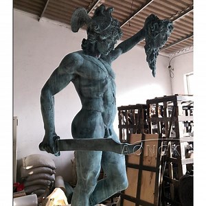 [Hot Item] Ancient Greek Perseus Holds The Head of Medusa Bronze Statue