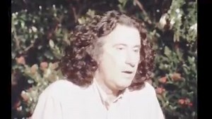 [Augusto Boal] 16/03/1931 02/05/2009 “Augusto Pinto Boal (Rio de Janeiro, Rio de Janeiro, 1931 - Idem, 2009). Diretor, autor e teórico. Torna-se referência do teatro brasileiro ao expandir a prática para a conceitualização teórica, além de ser a principal liderança do Teatro de Arena e o criador da metodologia conhecida como teatro do oprimido.”[…] Fonte e texto na íntegra: AUGUSTO Boal. In: ENCICLOPÉDIA Itaú Cultural de Arte e Cultura Brasileira. São Paulo: Itaú Cultural, 2024. Disponível em: h