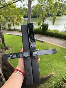 Aluminum alloy smart lock, waterproof IP65, support both long & short handle. Tempered glass panel, lanheng system, super stable & high quality. Welcome to inquiry us wa.me/+8615919946036 #smartlock #smartdoorlock #ttlock #tuyalock #fingerprintlock #woodendoorlock #aluminumdoorlock #slidingdoorlock #slimsmartlock | Smart Lock Joy | Facebook