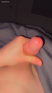 Coquin à la queue rose se masturbe dans ce xxx amateur