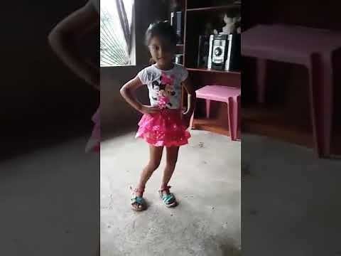 Mi niña hermosa bailando