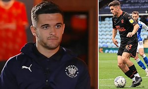 Blackpool-FC-player-Jake-Daniels-pro-footballer-England-come-gay.html