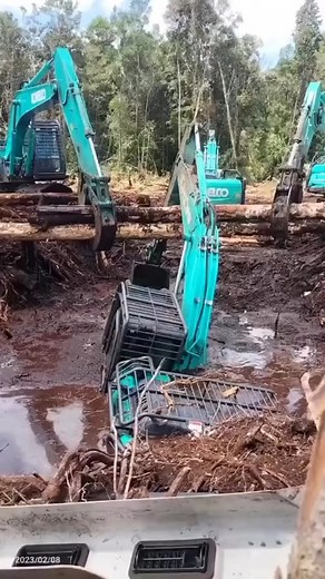 11K views · 156 reactions | Excavator rescue | Machinery Magazine | Facebook