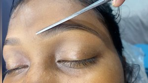 teenager eyebrow threading for the first time eyebrow threading 1st time eyebrow threading threading video #eyebrows #threading | Soni Makeover