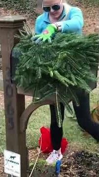 Christmas Mailbox Decor DIY 🎄 Easy Holiday Decorating Ideas, DIY Outdoor Christmas decor #christmas