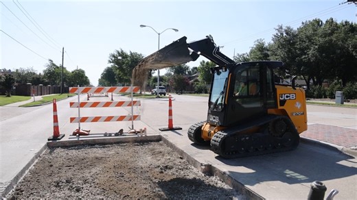 Safer is always better. 🔸 Side door entry 🔸 60% better visibility 🔸 20% more steel JCB compact track loaders are stronger and safer than conventional twin-arm machines. Find the right model for your unique needs. | JCB