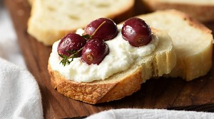 FULL RECIPE ➡️ https://bellyfull.net/2011/03/27/homemade-ricotta/ Homemade Ricotta is surprisingly easy to make, only requiring 4 simple ingredients and 20 minutes of time. And tastes a million times better than store bought! | Good Fast Eats