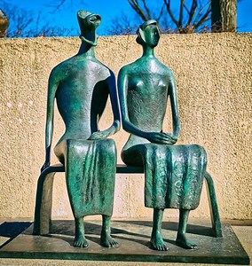 [Hot Item] Bronze King and Queen Statue by Henry Moore