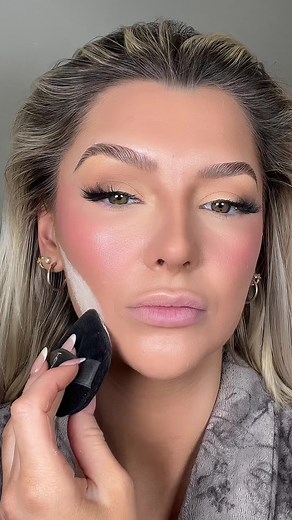 Enhance Your Cheekbones with Expert Makeup Techniques