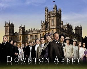 Foto Siobhan Finneran, Jim Carter, Dan Stevens, Michelle Dockery, Rob James-Collier, Elizabeth McGovern, Sophie McShera, Phyllis Logan, Rose Leslie, Hugh Bonneville, Brendan Coyle, Joanne Froggatt, Laura Carmichael, Jessica Brown Findlay, Lesley Nicol, Thomas Howes, Maggie Smith, Penelope Wilton