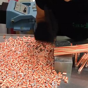 94K views · 1.1K reactions | Beautifully sweet candies made by hand ❤️ Credit: I Share U Watch - bit.ly/2TAY9Xi | Beauty Within | Facebook