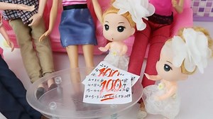 芭比故事双胞胎姐妹考试，四个人监考妹妹居然还能作弊