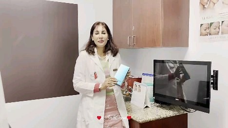 ✨ Dr. Jafari talks about SKINVIVE, a novel hyaluronic acid injection to deeply hydrate the skin and restore a refreshed, glowing smooth skin! ✨ ✨ Get the lasting glow - this is SKINVIVE™ by JUVÉDERM®, the first and only hyaluronic acid microdroplet injectable for improving skin smoothness in the cheeks! ✨ ✨ Say hi to refreshed, smooth, hydrated and glowing skin with SKINVIVE, a novel FDA-approved hyaluronic acid microdroplet injectable treatment, specifically developed to deeply hydrate and impr