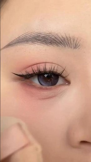 pink smokey eye makeup #shorts #makeup #eyemakeup #shortsfeed #browsefeatures #dameungrrr #dameungrr