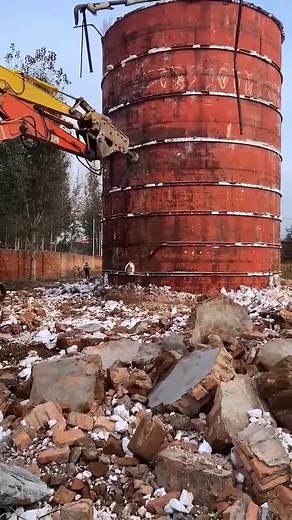 The Demolition Process Of The Crushing Excavator | Giant Machine