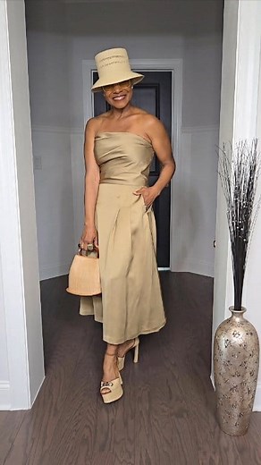 Sexy Summer Sets are always haute!🤎 #ootd​ #style #stylish #bananarepublicfactory ​ #target #michaelkors wearing ▪︎ skirt set | Banana Republic Factory ▪︎ platform raffia platform heels | Michael Kors ▪︎ 100% paper bucket hat | Target ▪︎ raffia and leather handbag | Looks Like Summer | Erica Papillion-Posey