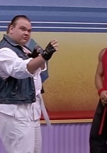 Mighty Morphin Power Rangers S01:E01 - Day of the Dumpster