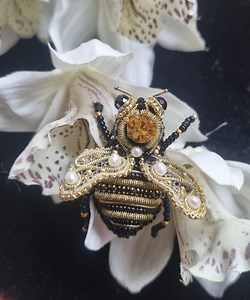 Happy Bee Beaded Brooch, Insect Brooch, Gift for Her - Etsy