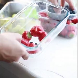 It's the dirtiest time of the year... spring break ☀️ Once-a-year, thousands of students flock to beaches and coastlines around the United States. Unfortunately, the tightly-packed beaches and late-night parties often leave a mountain of trash in their wake, leading to some negative environmental impact. So, how does one have the time of their life on Spring Break while being sustainable? Follow this first tip and stay tuned as we release our complete 'How to Spring Break Sustainably' guide tomo