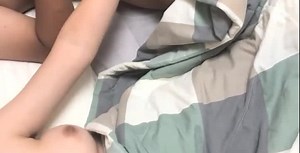 18岁的悠悠可爱18岁少女~17分鸡巴基本全插进去了~轻点~疼，疼，疼啪啪爆菊~太爽啦！