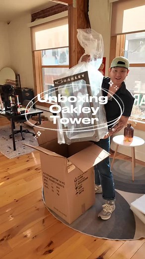 Unboxing Our New @oakley Display Case | Monocle.EP