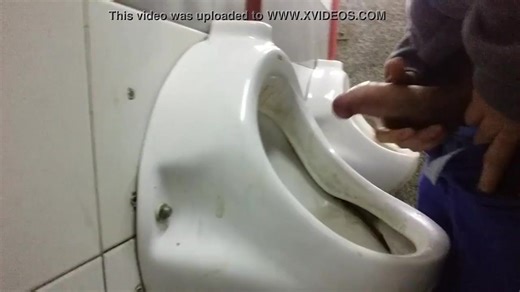 caught big cocks at urinal