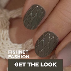 This is how you create the Fishnet Fashion-look with 3D Gel Paint Crystal Clear! 👉🏻Shop the products here: http://bit.ly/fishnet-fashion | ProNails