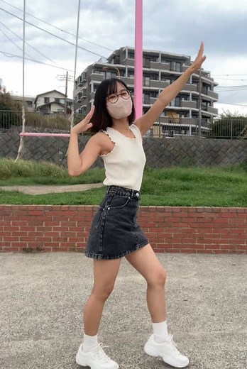 魅力的なメガネ女子たちの魅力