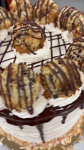 It’s #NationalMacaroonDay and to celebrate we’ve made the #FunCakeFriday an Almond Joy Macaroon Cake! What’s in it you ask? It’s layers of chocolate cake with our homemade Mounds Filling, coated in coconut buttercream, topped with a chocolate ganache drip and toasted coconut, then finished with almond joy macaroons! It’s available by the slice at the Bakery today and is available in #GlutenFree as well! 🍫🥥🎂 | Luann's Bakery & Cafe