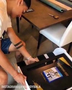 43 reactions | Paulo Dybala Unboxing FIFA 19 <3 | Thibaut Courtois. | Facebook