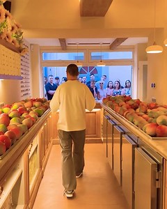 86K views · 551 reactions | French pastry chef crafts delicate mango shaped tarts 省 | MetDaan Tips | Facebook