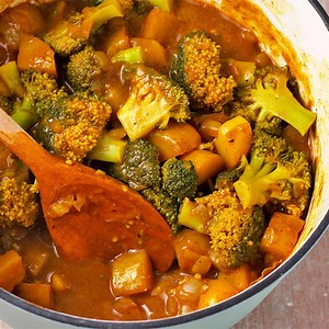 Indian Potato and Broccoli Curry - Vegan with Gusto