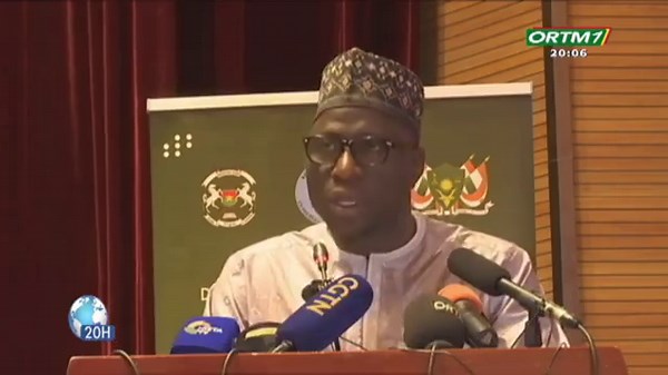 Lecture du communiqué final de la Rencontre ministérielle des pays membres de l'Alliance des Etats du Sahel (AES ) sur le développement économique dans l'espace du Liptako Gourma par le SG du ministère des finances du Niger. | Ministère de l'Économie et des Finances du Mali